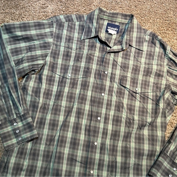 Wrangler plaid pearl snap button up Large shirt Ss - Picture 1 of 4